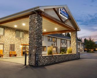 Baymont by Wyndham Whitefish - Whitefish - Building