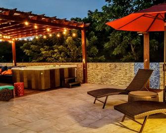 Mar Luxurious Condo 1BD w/Hot tub and pool - San Juan del Sur - Patio