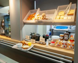 B&B HOTEL Bayonne - Байонна - Buffet