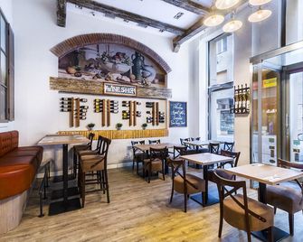 يستيلو هوتل باي ميلو مود هوتلز - بودابست - مطعم