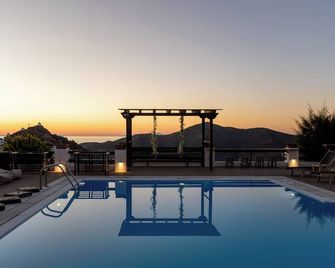 Skala Hotel - Ios - Piscina