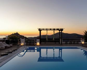 Skala Hotel - Ios - Piscina