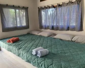 pineapple resort - Pran Buri - Bedroom