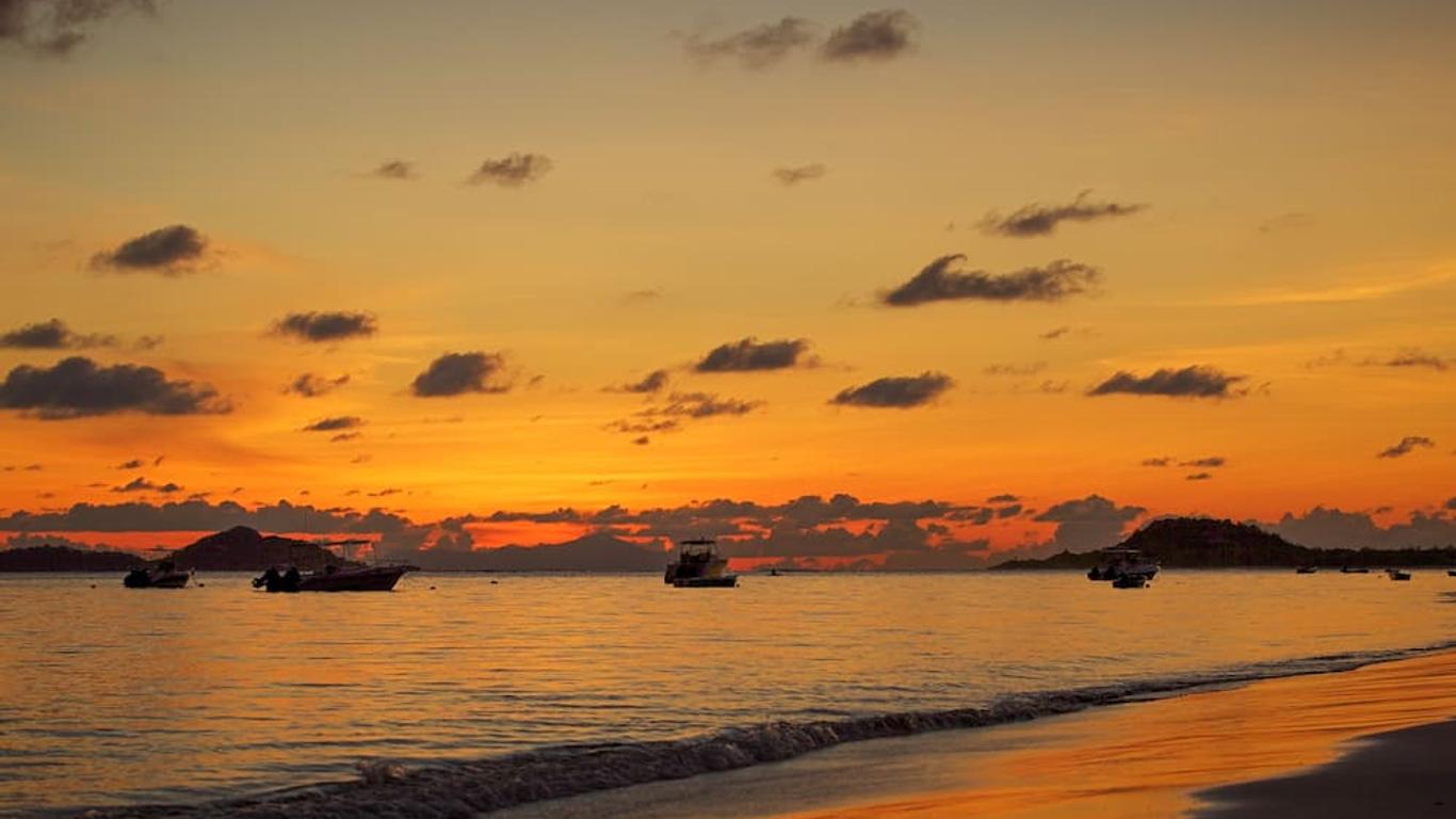 Dhevatara Beach Hotel