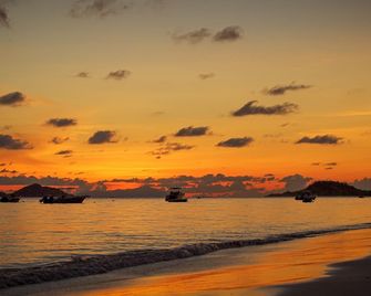 Dhevatara Beach Hotel - Grand'Anse Praslin - חוף