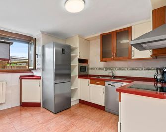 Country House 'Nueva' with Mountain Views, Private Terrace and Wi-Fi - Salas - Cocina