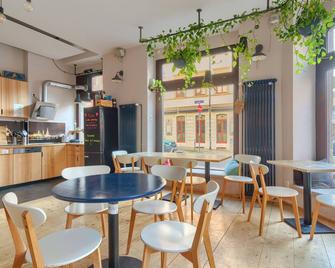 Twin Room With Private Bathroom - Dresden - Restaurant