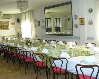 Confidence Hotel Europa - Cento - Restaurace