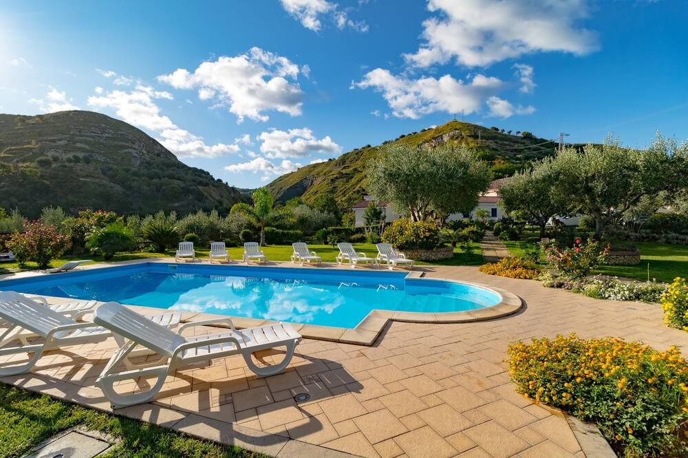 فيلا جاردن - تروبيا - حوض السباحة