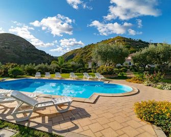Villa Garden - Tropea - Pool