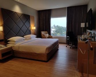 Courtyard by Marriott Tiruchirappalli - Tiruchirappalli - Bedroom