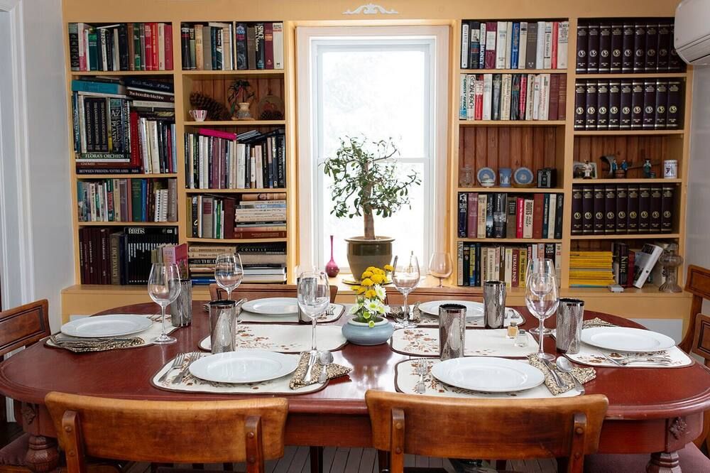 Charming Rustic Farmhouse in NS Wine & Ski Country, The Gaspereau Valley! - Wolfville - Dining room