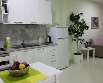 Bregu Green Apartments - Vlorë - Kitchen