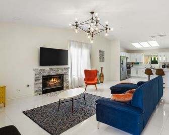 Chill dream house in Palm Springs Pool and SPA with View - Palm Springs - Wohnzimmer