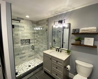 Lakeshore Living- studio apartment - Gallatin