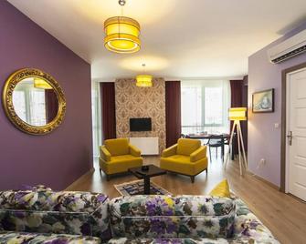 Bossuite Hotel Maltepe - Istanbul - Wohnzimmer