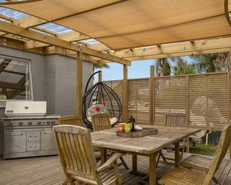 Pipi Palace - Whangamata Bach - Whangamata - Innenhof