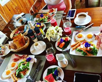 Khaoyai Nature Retreat - Ban Mo Takhian - Jídlo