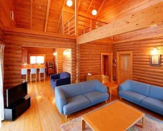 Log Hotel Larch Lake Kanayama - Minamifurano - Sala de estar