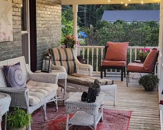 Applesauce Inn - Bellaire - Patio