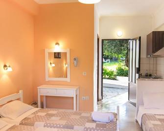 Marilena Apartments & Studios - Dassia - Ložnice