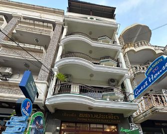 Phonepaseuth Hotel - ויינטיאן - בניין