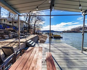 Little Bearcat Bungalow Stay on Ozark Waterfront - Pevely - Balcón