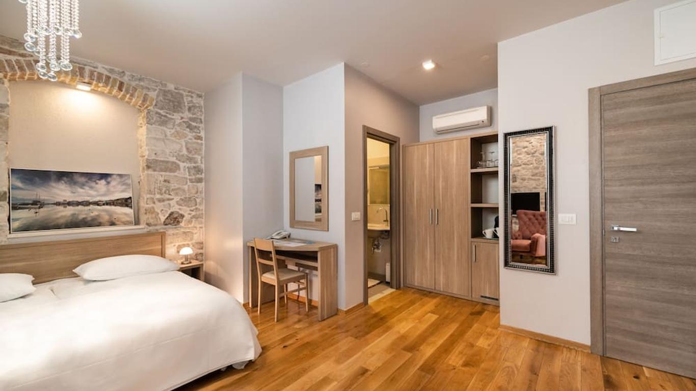 Tifani Luxury Rooms
