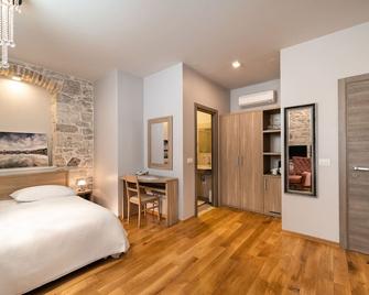 Tifani Luxury Rooms - Split - Bedroom