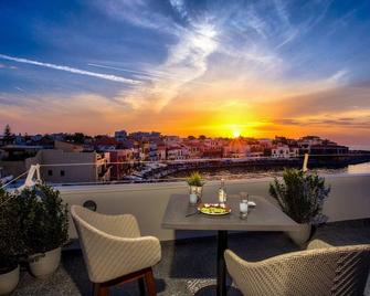 1924 スイーツ - ハニア - バルコニー