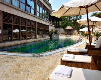 Royal Qingcheng Resort - Chengdu - Pool
