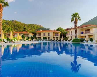 The One Club Hotel - Sarigerme - Piscina