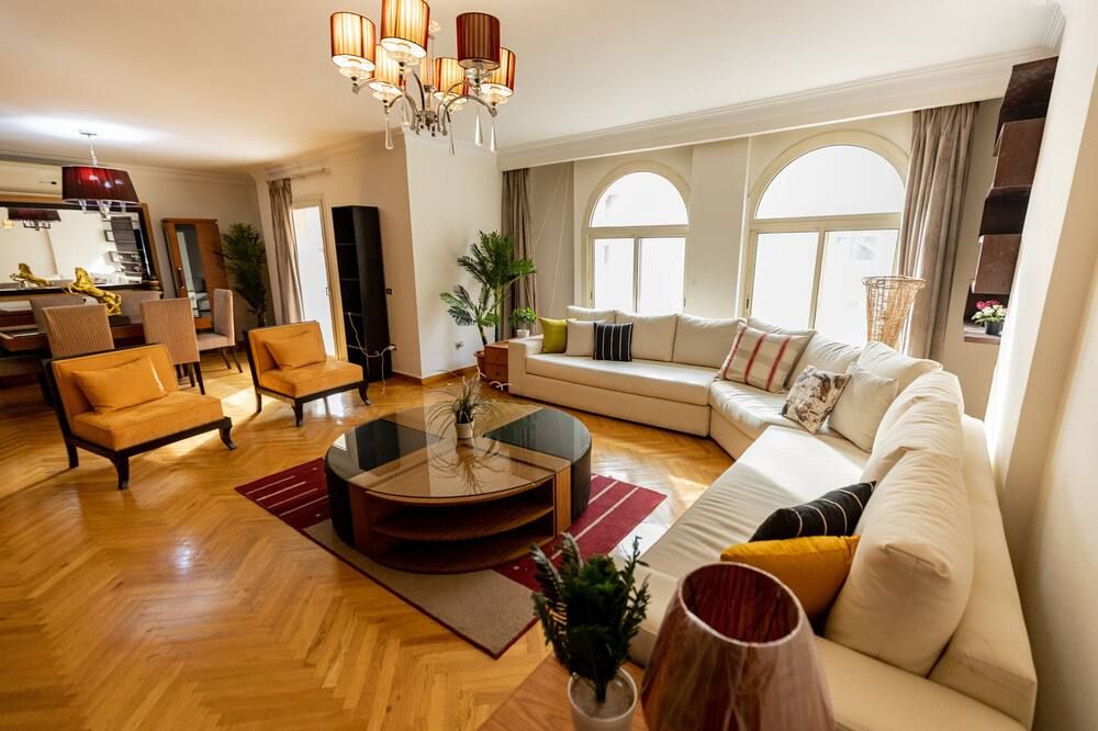 Oak Orchid Opulent 2 BR Apartment with Walk-in Closet - קהיר - סלון