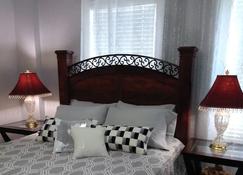 Aworldaway! Casual Elegance By The Beach. A Historic House At The Lost Bayou - Galveston