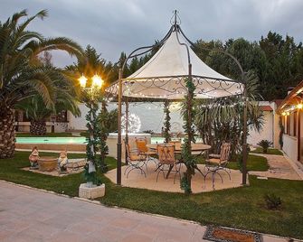 B&B Barletta Acasamia con Parcheggio Privato - Barletta - Patio