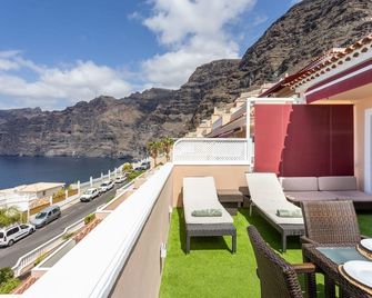 Apartment A Few Meters From A Black Sand Beach. - Los Gigantes - Balkon