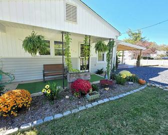 Charming RiversideCottage- Firepit, Yard, pet friendly - Bridgewater - Comedor