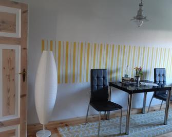 Charming vacation apartment in a historic building 10 minutes from the city center - Dresde - Restaurante