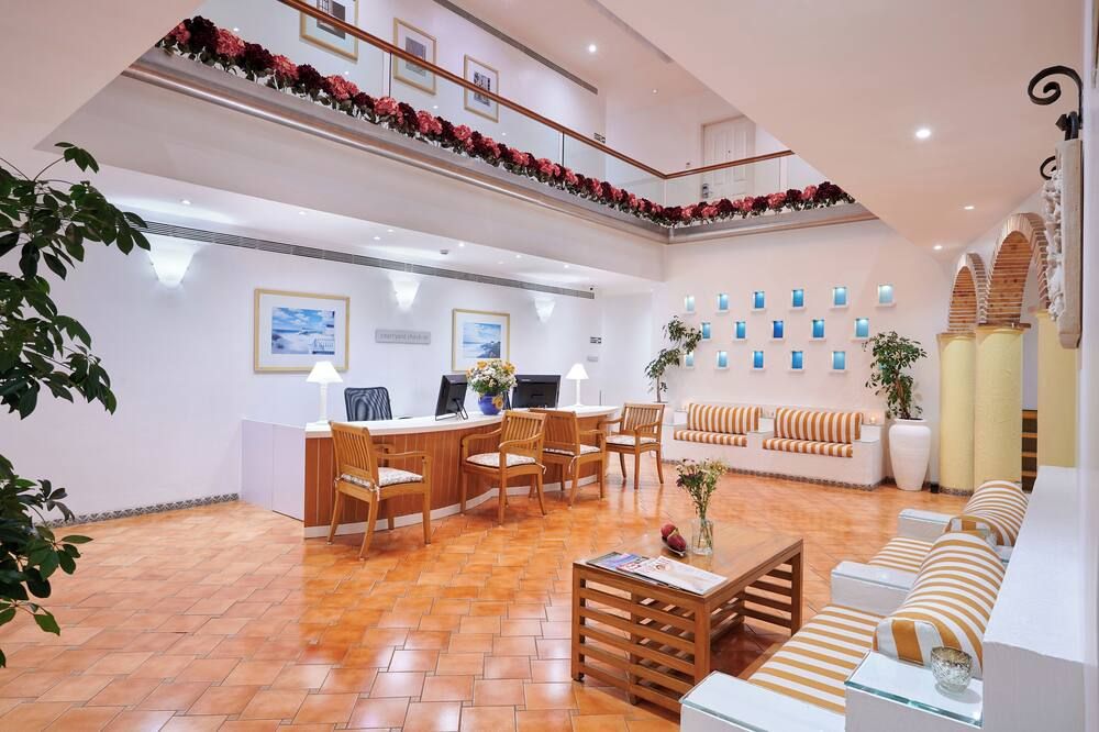 The Gordon House Hotel, Colaba thumbnail 2