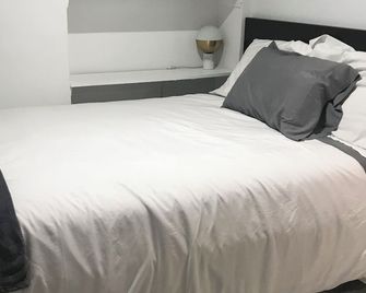 25-30 mins to Times Sq! - Queens - Habitación