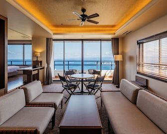 Infinito Hotel and Spa - Shirahama - Вітальня