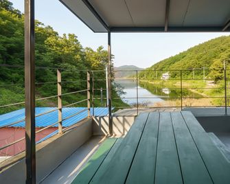 엘라고키즈풀빌라 - 청도 - 발코니