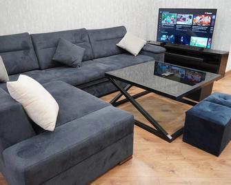 Family-apt - Jerevan - Olohuone