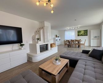 House Ostseesprung - Apartment Sarah mezzanine free WLAN, parking lot and communal parking. - Bad Doberan - Sala de estar