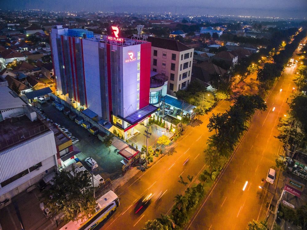 Monoloog Hotel Surabaya thumbnail 3