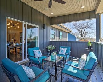 Nashville Home w/ Seasonal Pool 5 Mi to Dtwn! - Nashville - Balcony