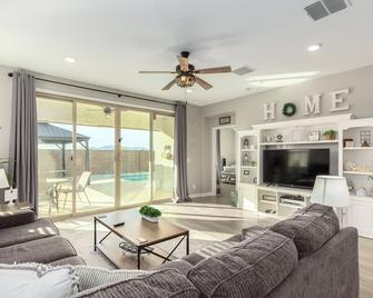 Buckeye Paradise- Pool & Pet Friendly - Buckeye - Sala de estar