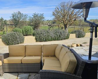 Hacienda in Solitude Vineyard - Paso Robles - Patio