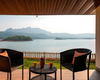 Zostel Plus Lonavala - Lonavala - Balcony