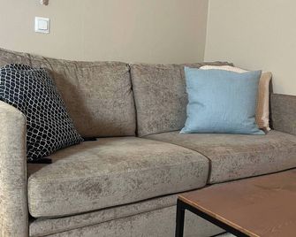 Two Rooms Apartment at Rågsved - שטוקהולם - סלון